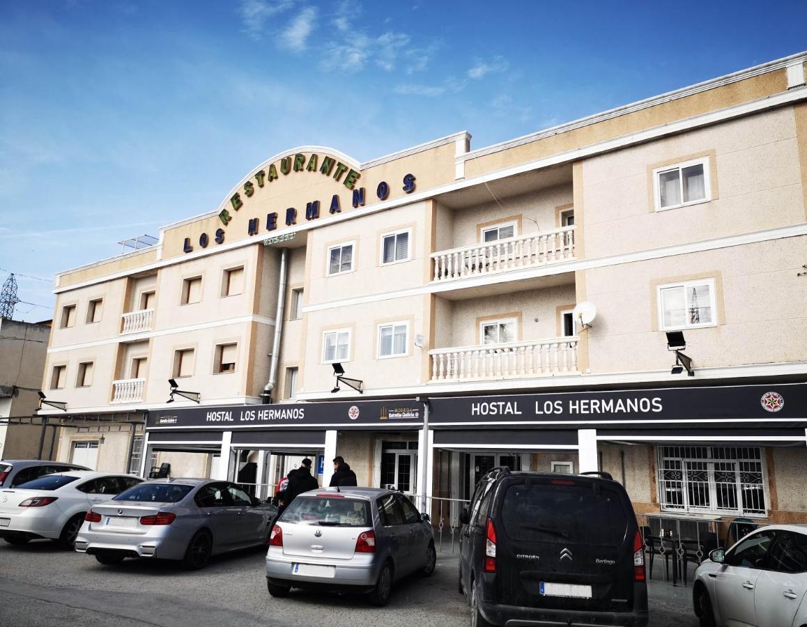 Hostal Los Hermanos Baza Kültér fotó